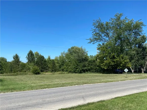 1 Basswood Ln, Linn Valley, KS 66040