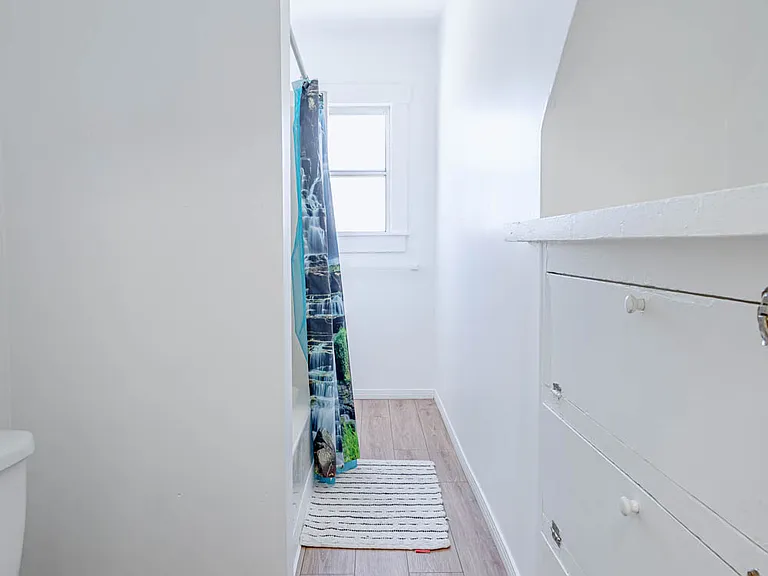 850 N Virgil Ave #B — Photo 13