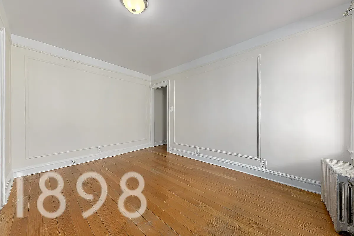 30-49 Crescent Street — Photo 3