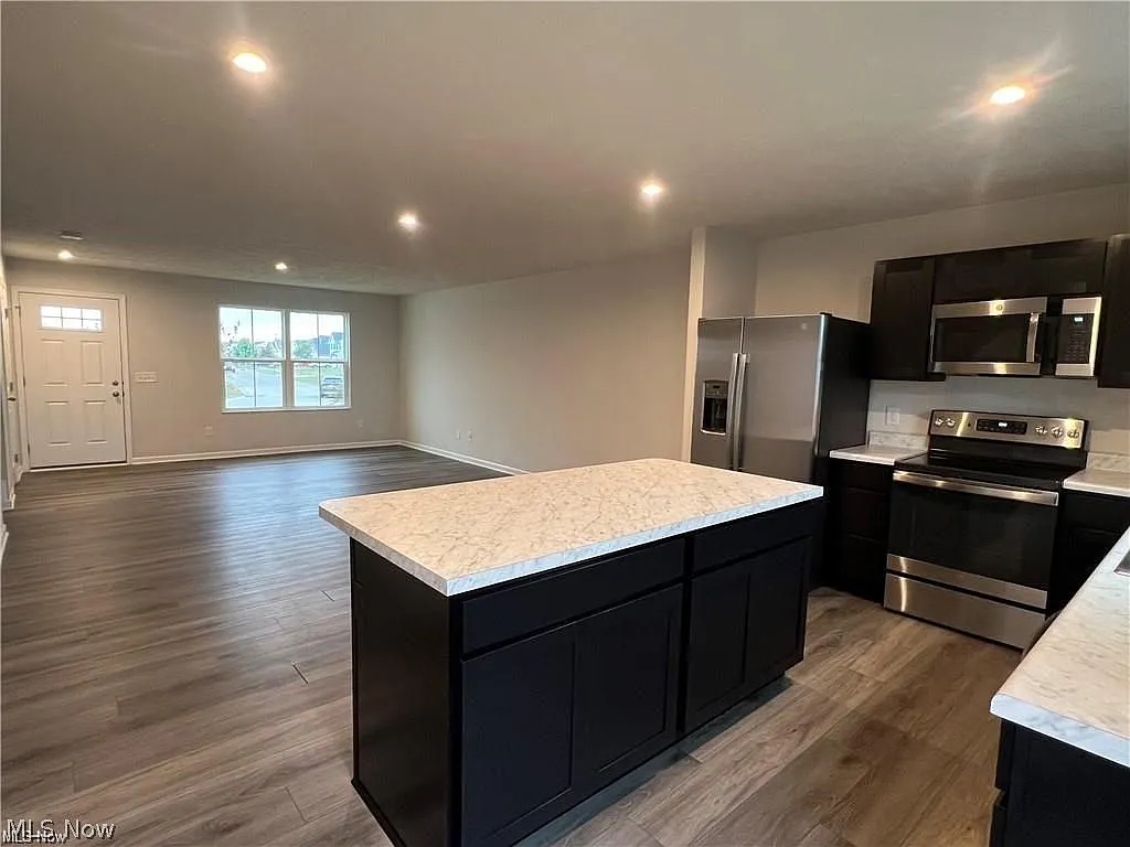 4 bed, 2.5 bath, 1680 sqft, $2,595 — Photo 2