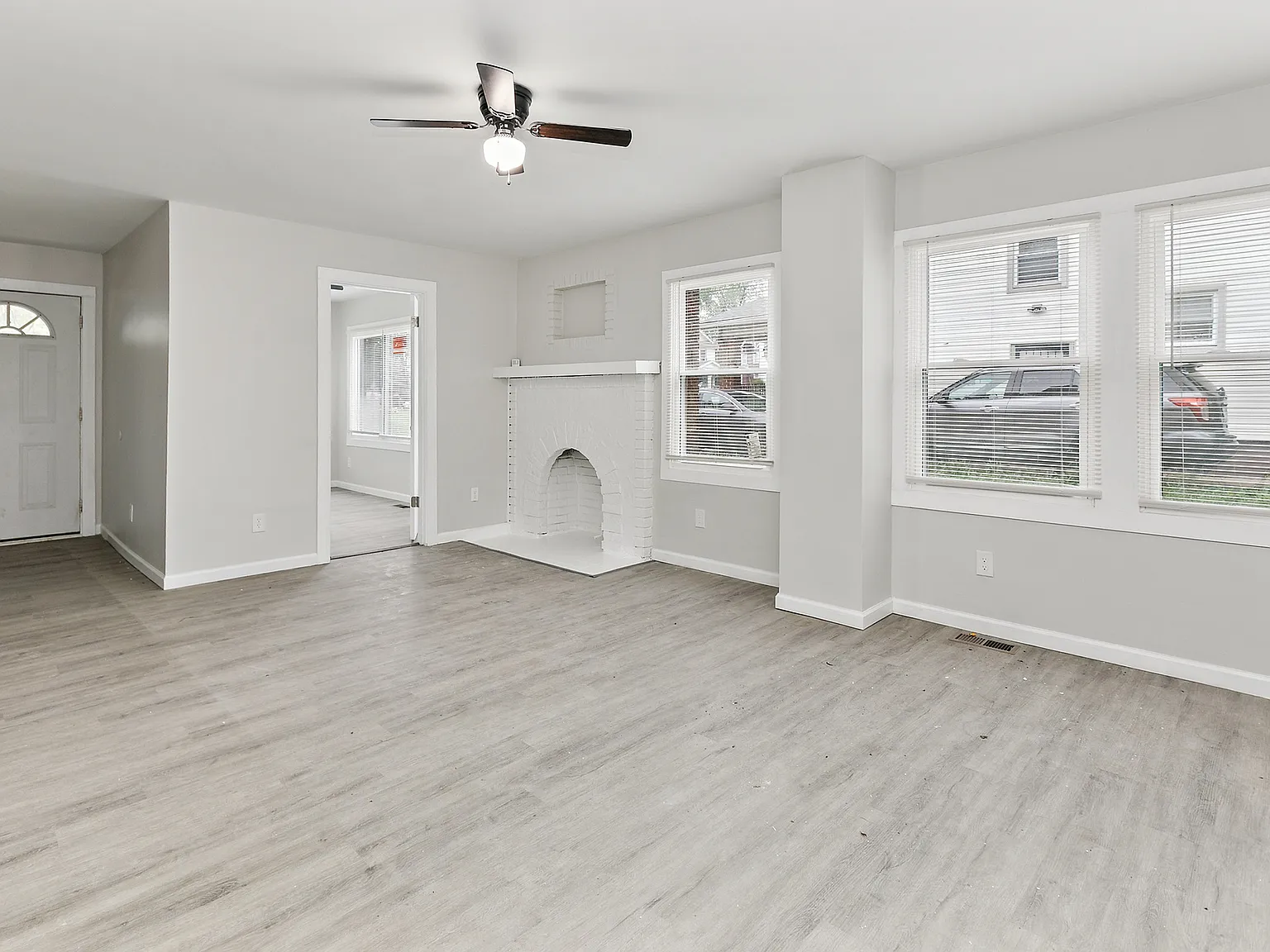 2 bed, 980 sqft, $1,050 — Photo 2