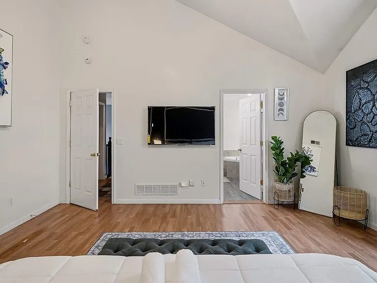 6000 Boardwalk Dr — Photo 12