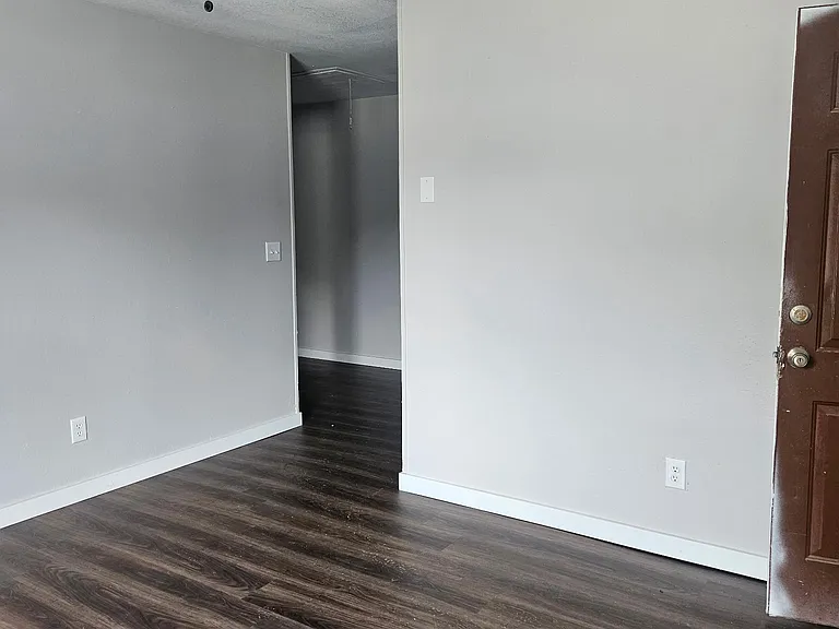 802 Abney Ave #D — Photo 3