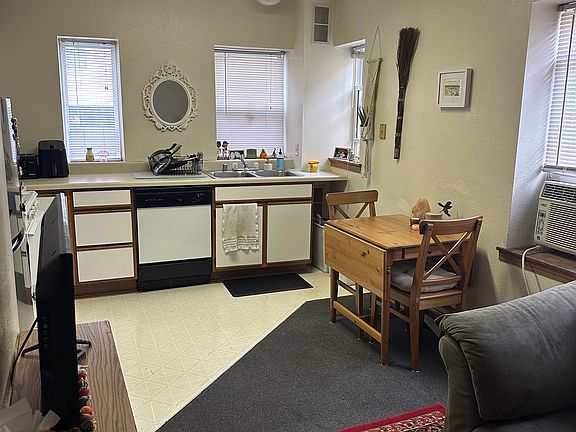 4th image of 719 E Pleasant St APT 8