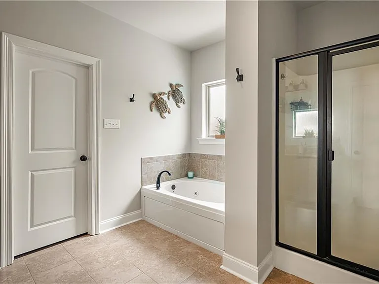 400 Walter Ln — Photo 12