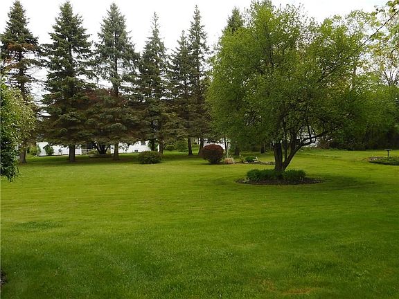 4th image of 41 Glen Acre Dr