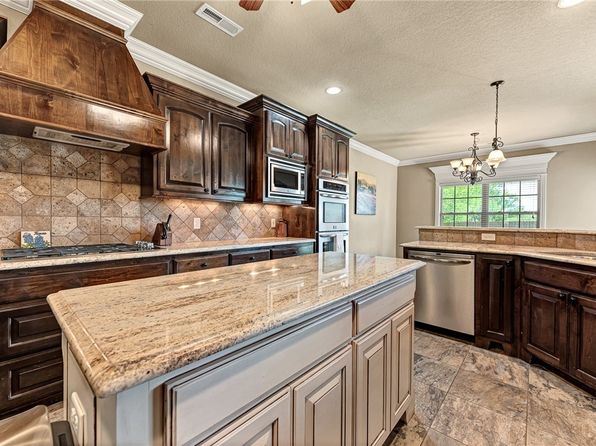 6409 S 41st St, Rogers, AR 72758