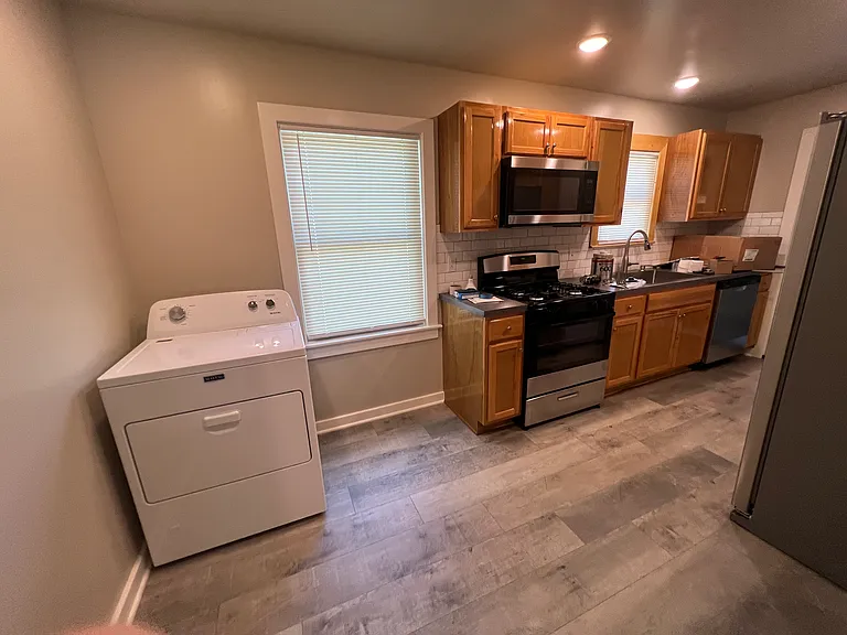 116 N Richmond Ave — Photo 3