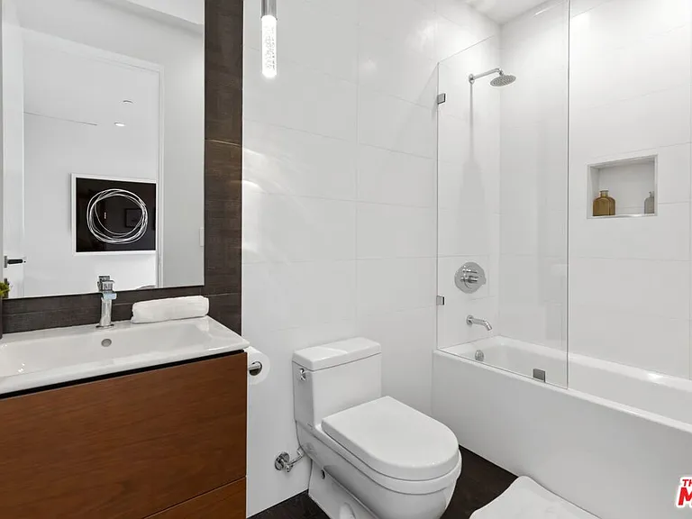 1849 Coldwater Canyon Dr — Photo 17