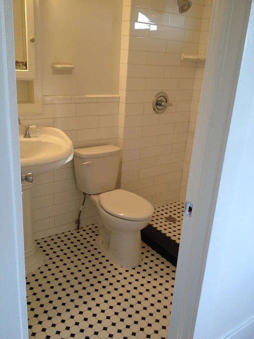 423 E. Mill st. — Photo 4