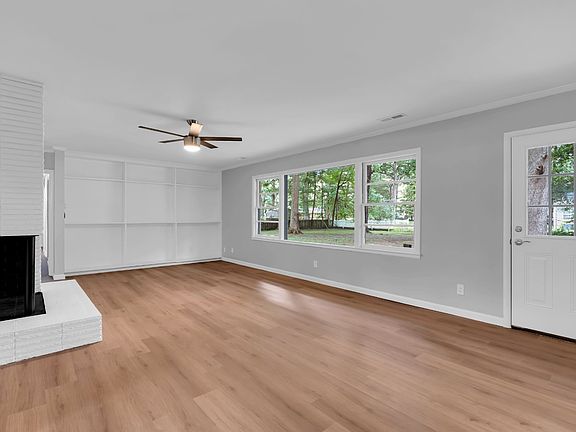 2nd image of 1003 Pickett Dr