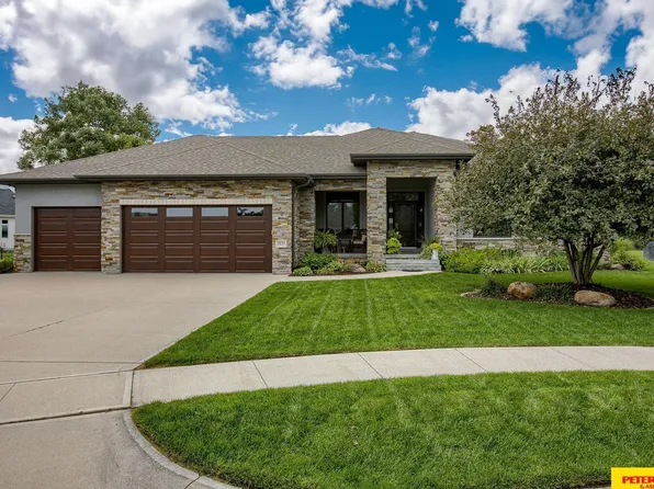 1831 Fawn Cir, Fremont, NE 68025