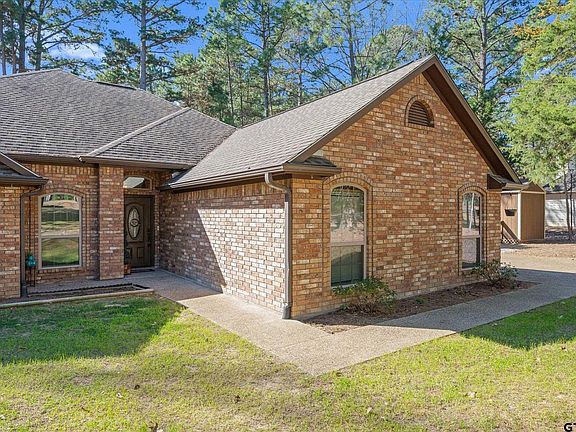 3rd image of 371 Meadow View Path