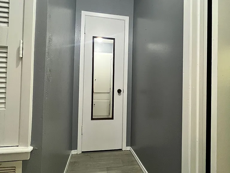 1114 Desirable Dr — Photo 12