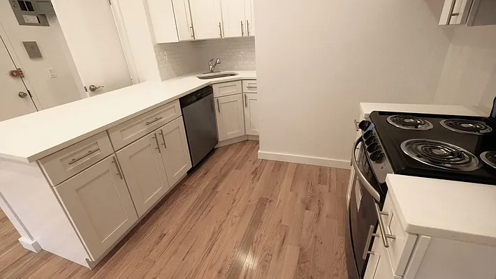 Rented by Aether Property Group | media 14