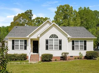 1432 Smokey Mountain Dr, Zebulon, NC 27597