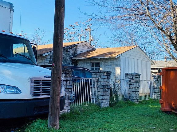 2nd image of 4215 Pensacola Ct