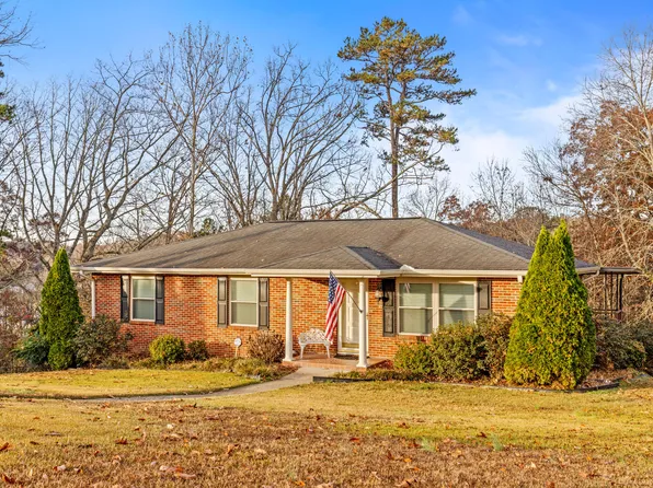 74 Kriswood Dr, Rossville, GA 30741