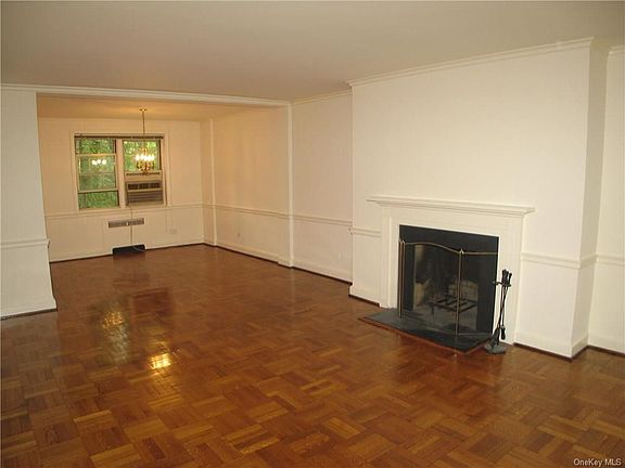 3rd image of 5 Chateaux Cir APT 5B
