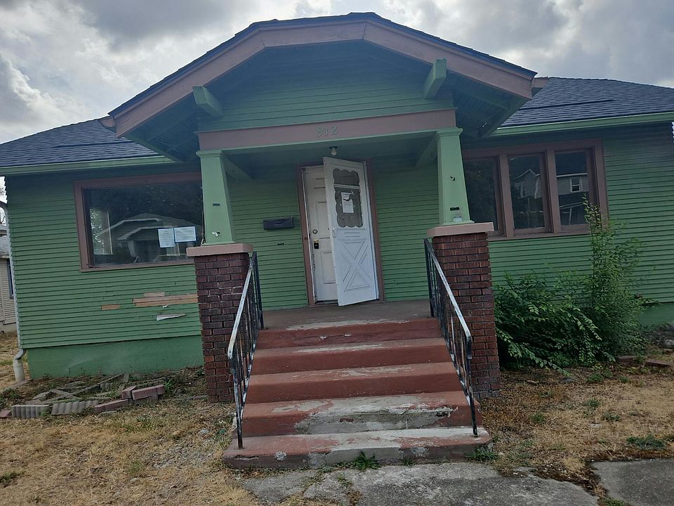 1st image of 912 E Bridgeport Ave
