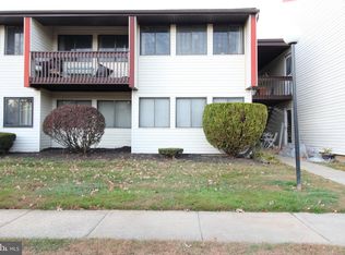 F 10 Avon Dr, Hightstown, NJ 08520