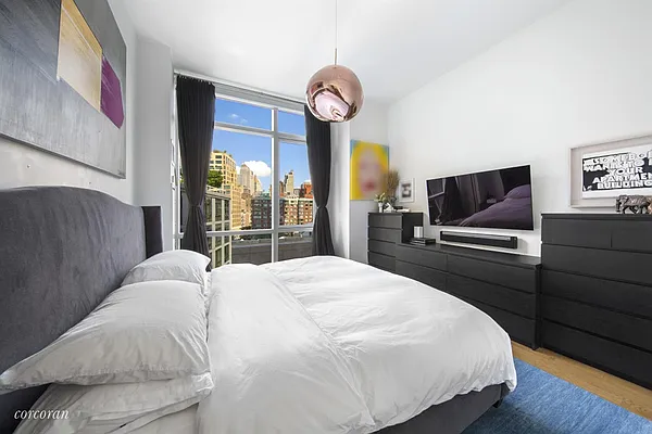 Sold by Corcoran | media 22