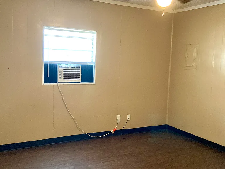 401 Avenue J #2 — Photo 10