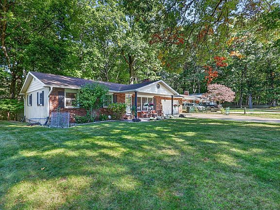 2nd image of 416 Spring Valley Ln