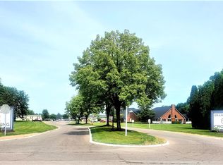 Grand Blanc Crossing, Grand Blanc, MI 48439