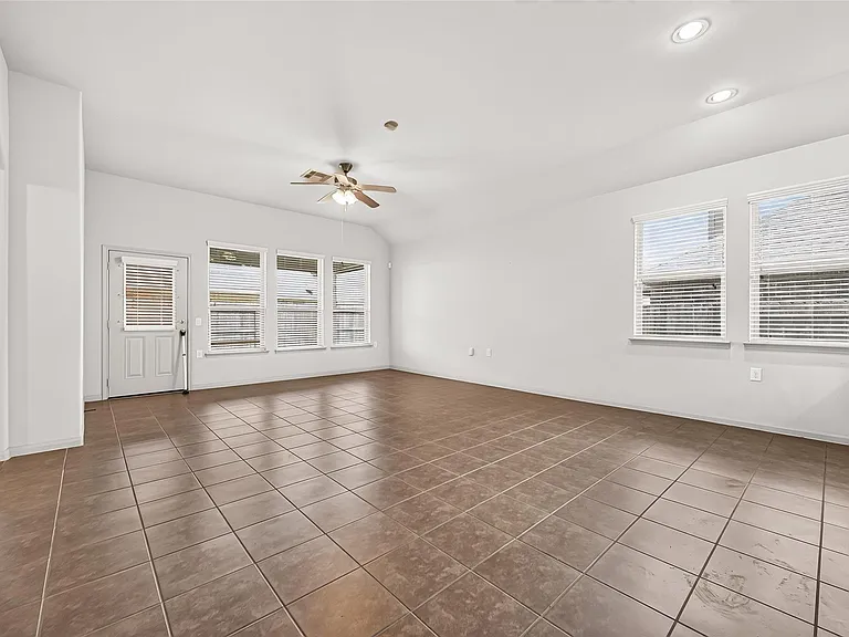 24302 Bella Florence Dr — Photo 14