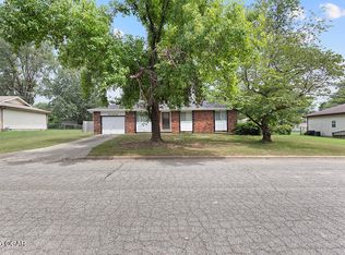 126 N Fairwood Ave, Republic, MO 65738