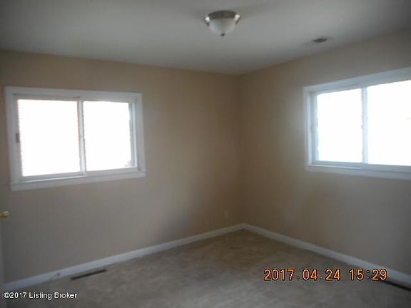 4th image of 3321 Moulton Ln