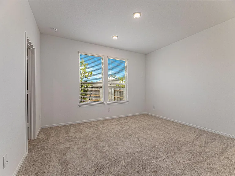 235 Pine Cavern Dr — Photo 9
