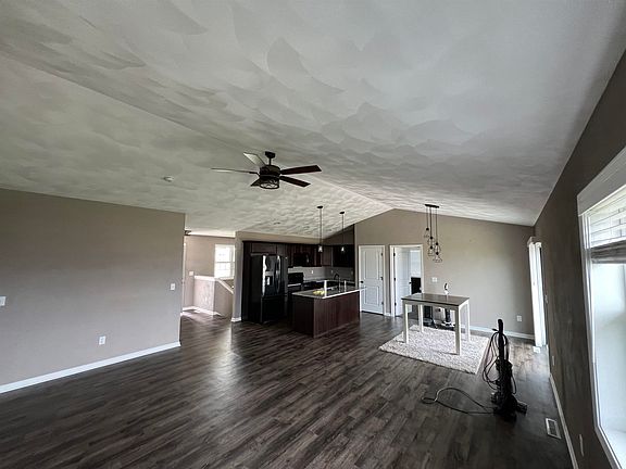 3rd image of 347 Hickory St