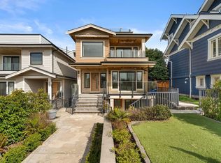 462 W 14th St, North Vancouver, BC V7M 3E8
