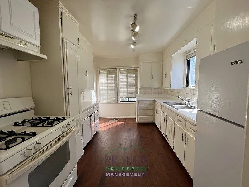 2 bed, 1.0 bath, 950 sqft, $3,575 — Photo 4