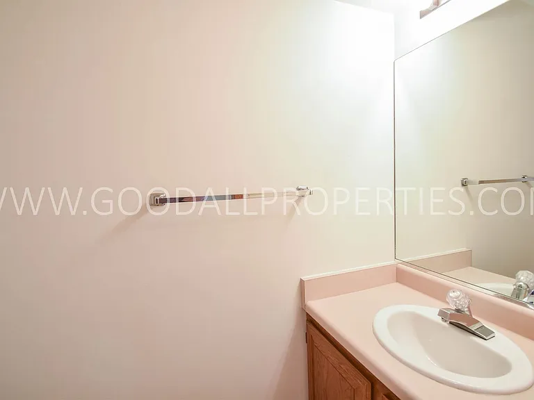 1104 Prairie View Dr — Photo 12