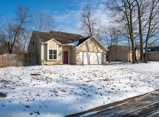 122 Spring Forest Ct, Fort Wayne, IN 46804
