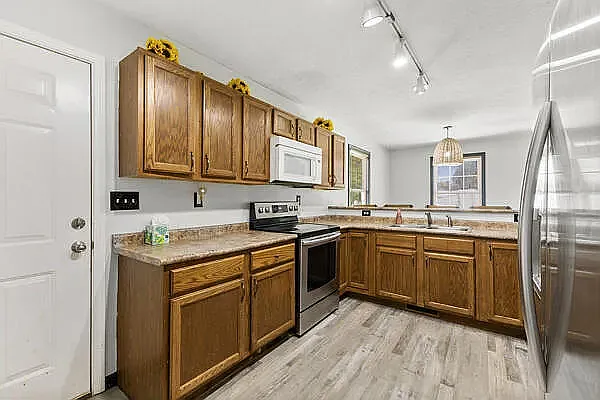 4 bed, 1318 sqft, $500 — Photo 4