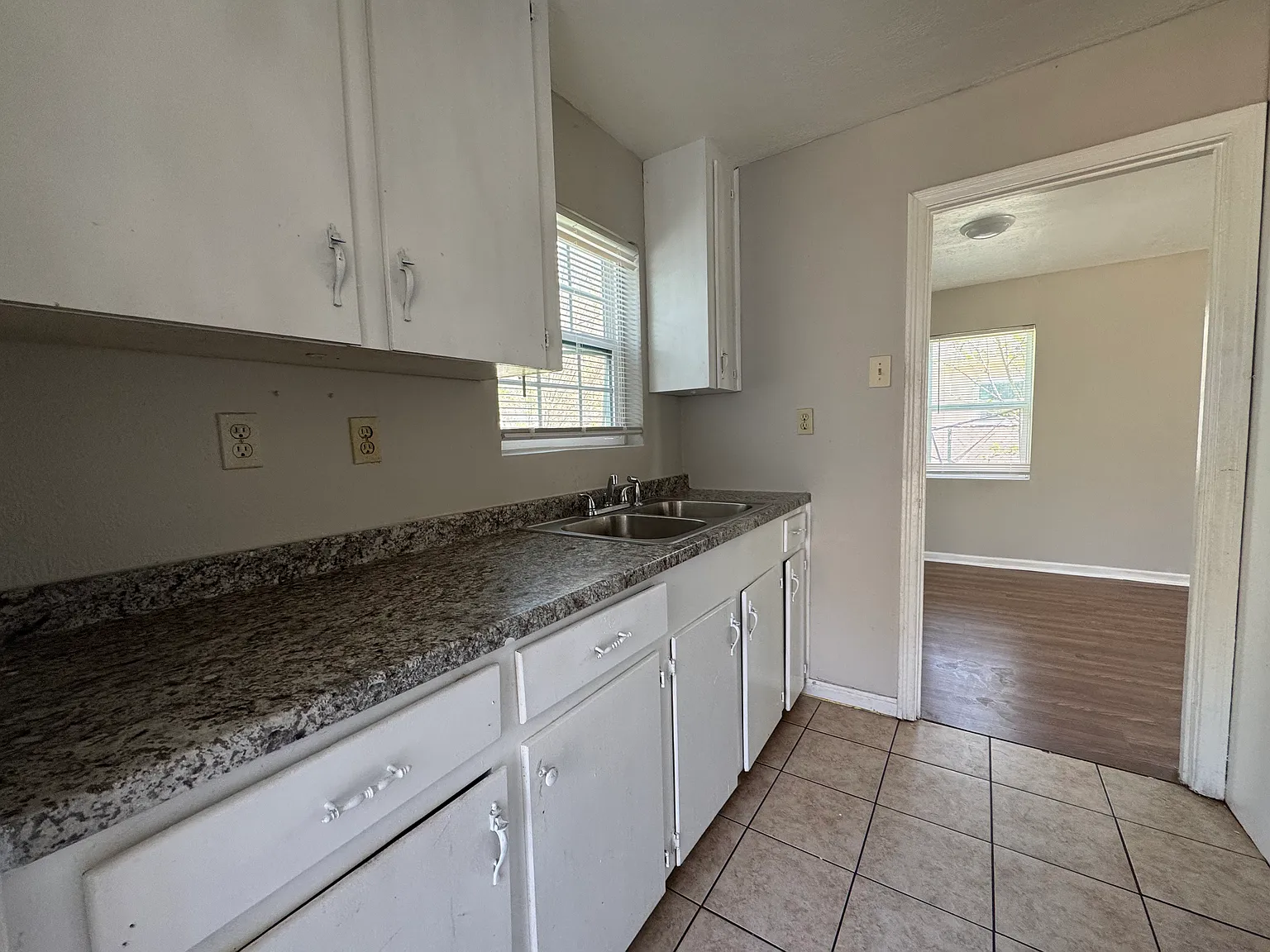 2 bed, $1,100 — Photo 4