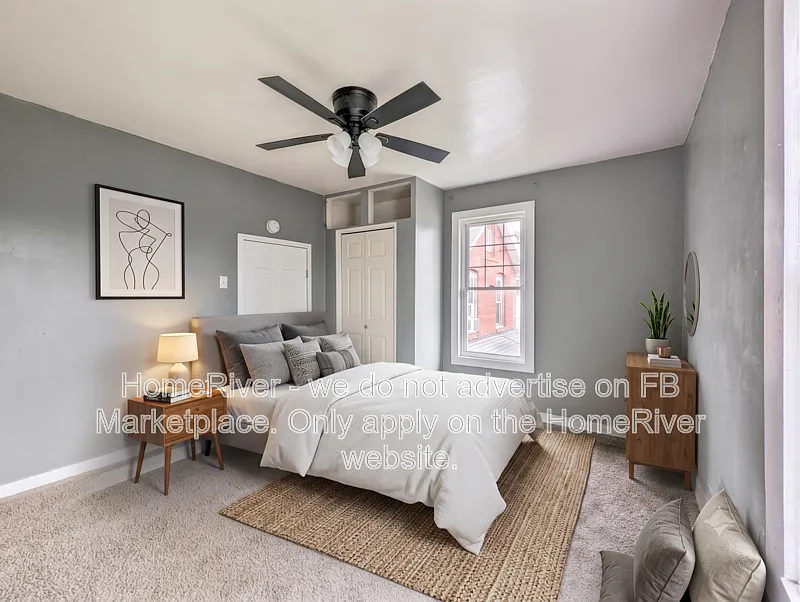 3 bed, 1.0 bath, 1024 sqft, $1,000 — Photo 2