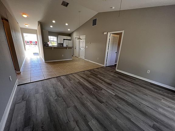 2nd image of 938 Eisenhower Blvd