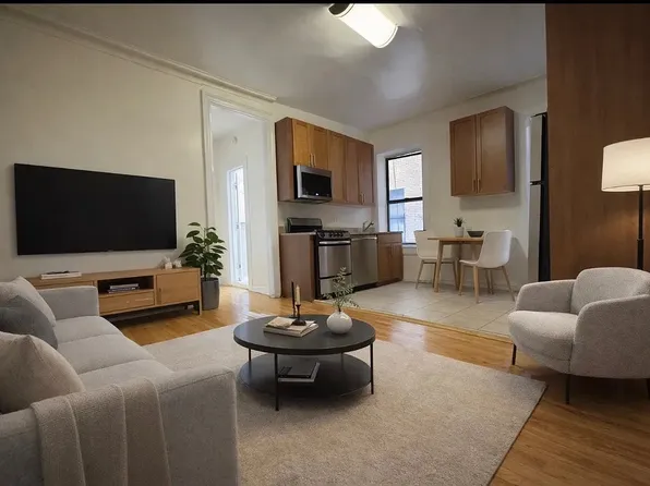 884 Riverside Drive image 1 of 5