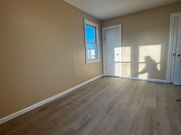 5th image of 13517 230th St Unit A