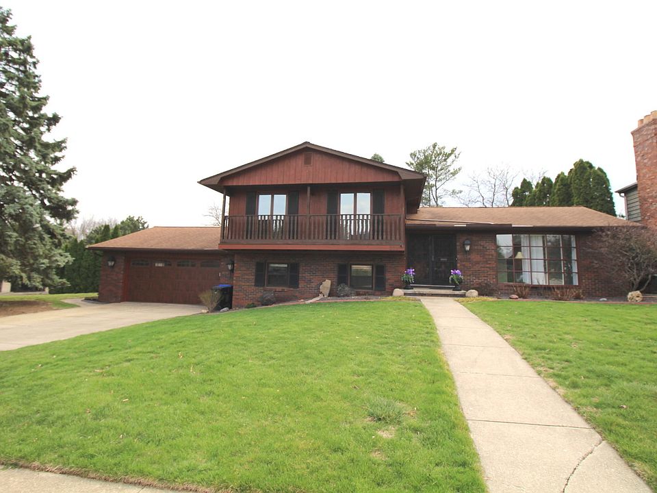 1st image of 221 Mays Dr