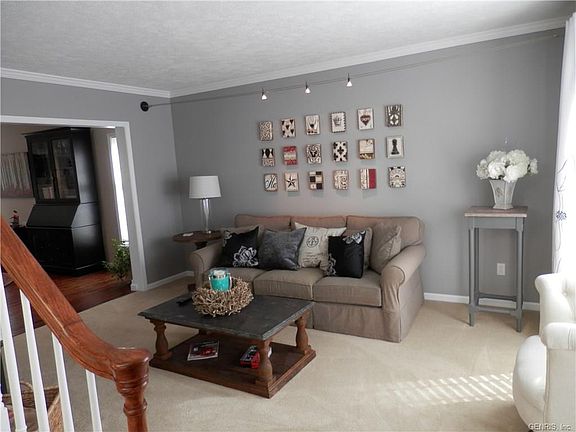 5th image of 26 Wenham Ln