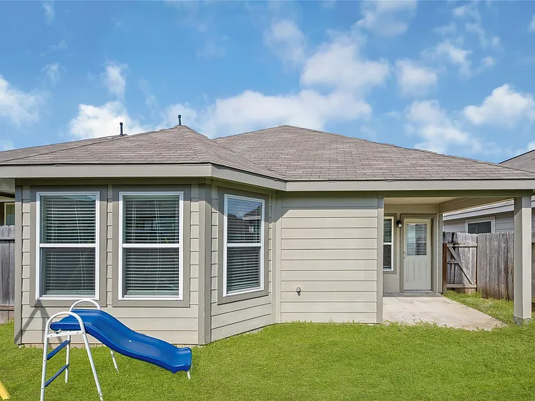 17515 Greystanes Rd — Photo 5