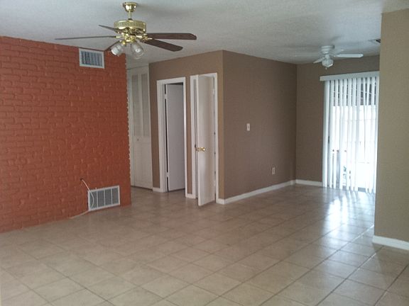 2nd image of 932 Black Oak Ct
