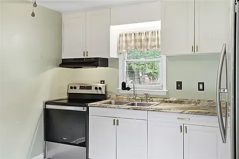 700 Woodmont Cir — Photo 4