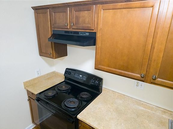 5th image of 4821 Francis Dr